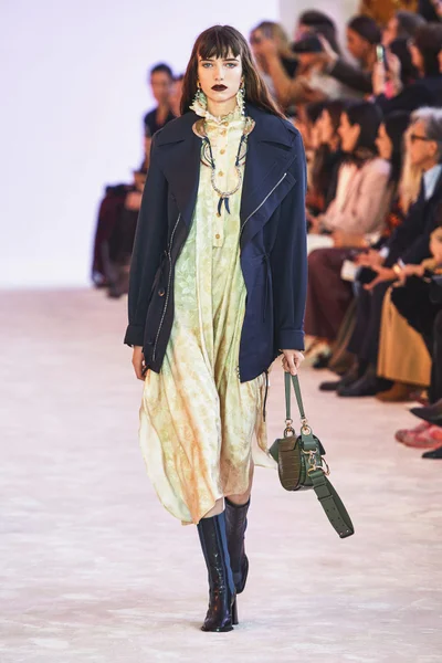 Look 34